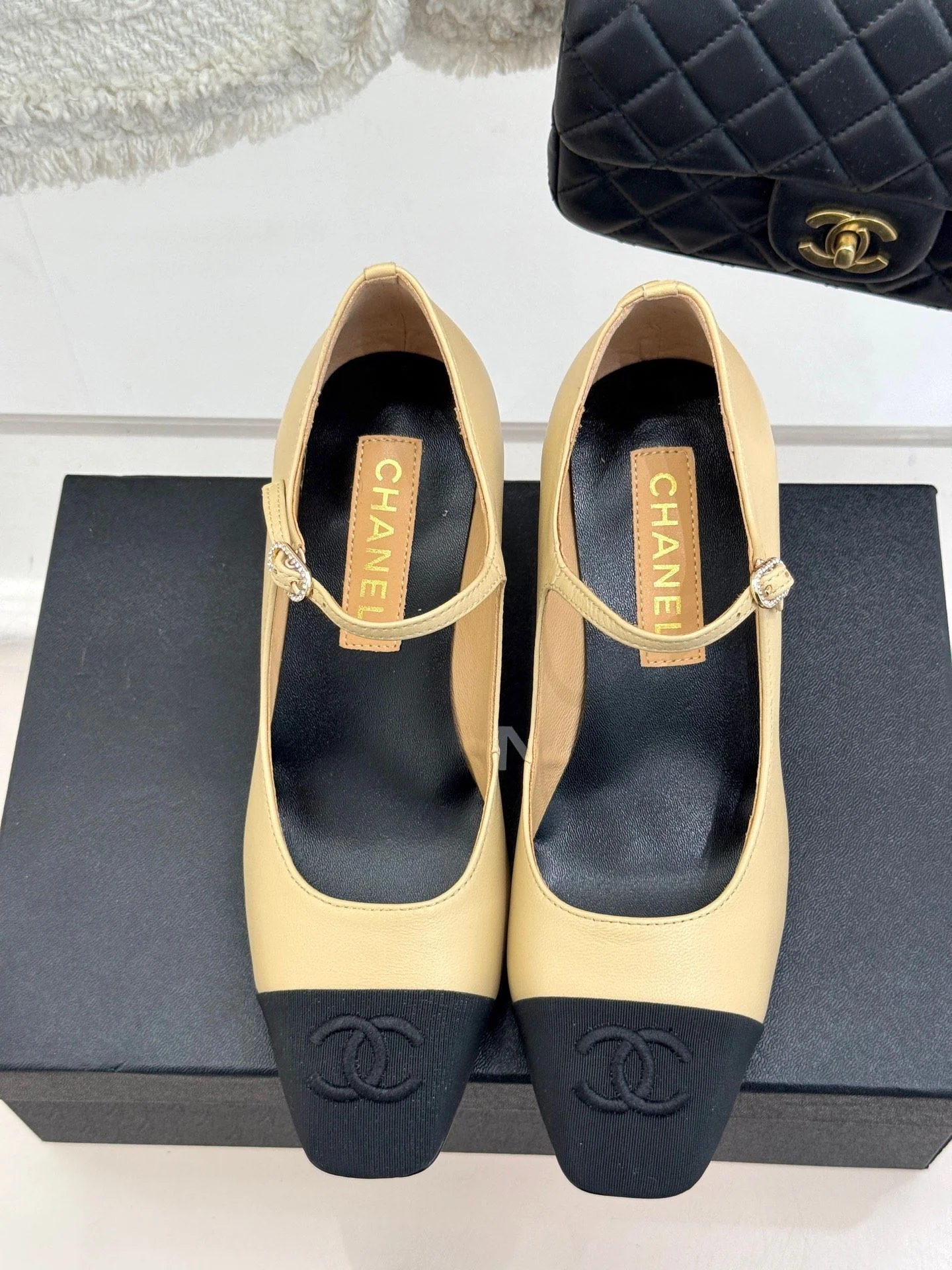 Chanel Heeled Shoes Durable 18190