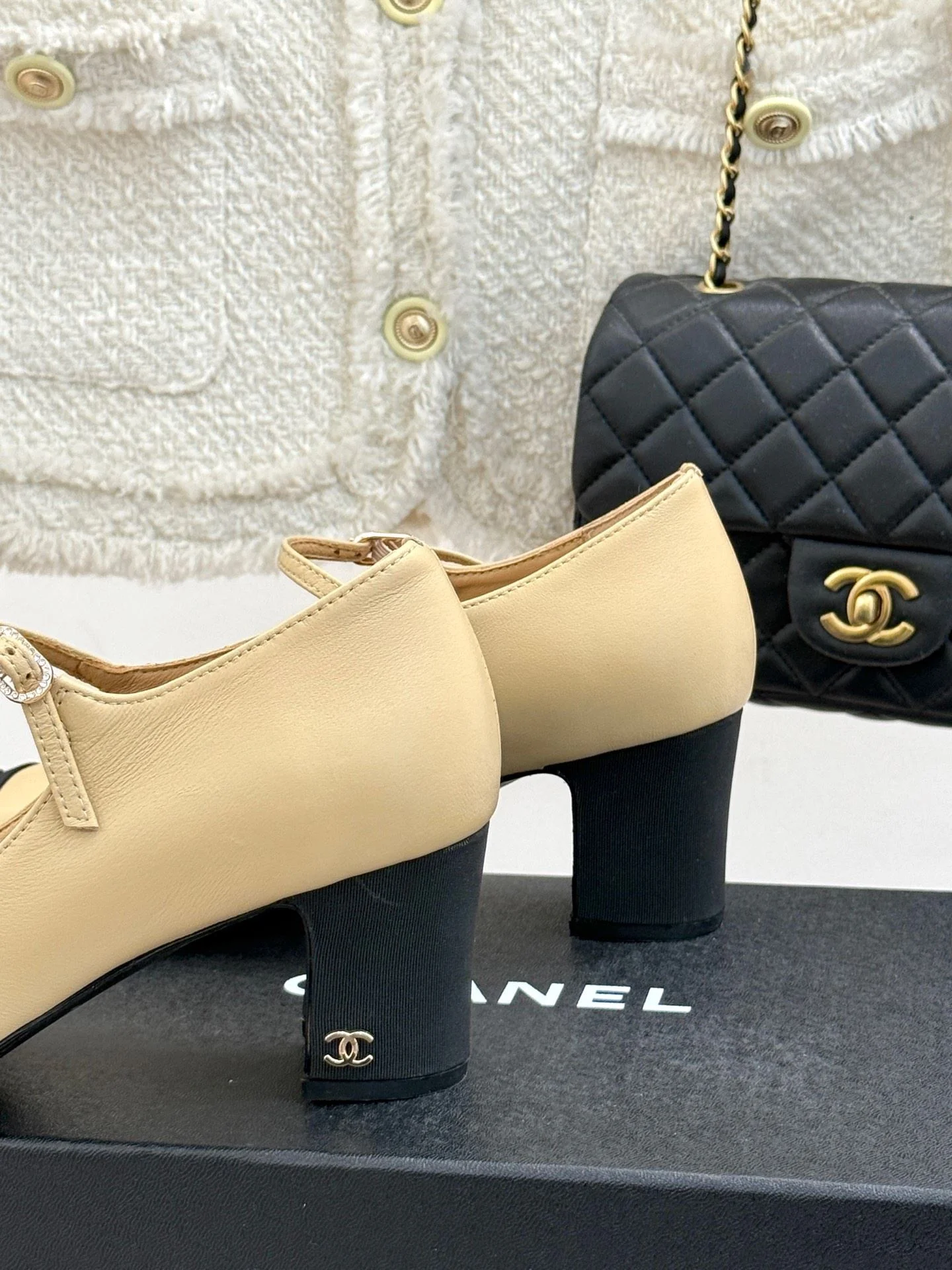 Chanel Heeled Shoes Durable 18190