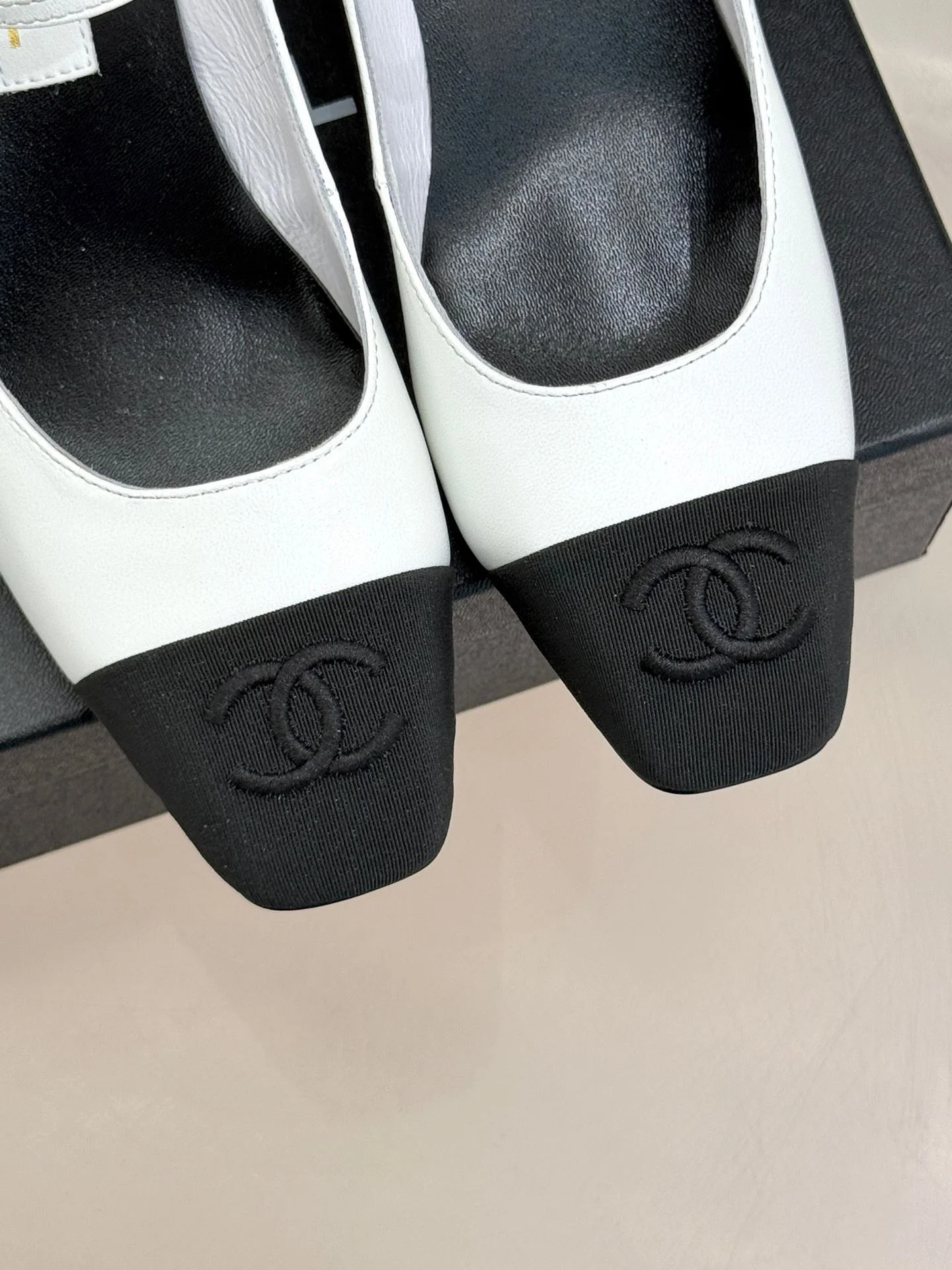 Chanel Heeled Shoes Chic 18197