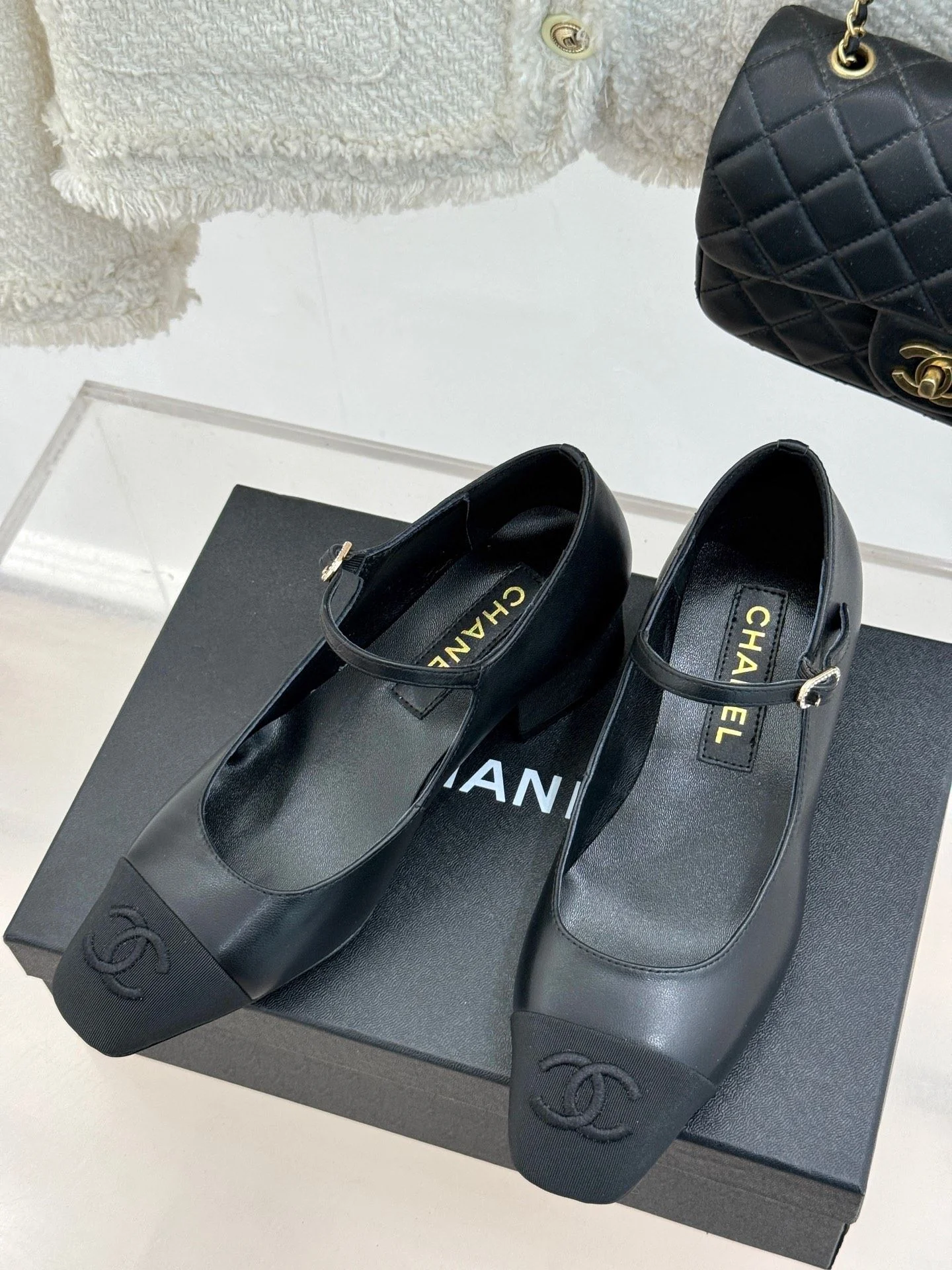 Chic Chanel Heeled Shoes 18186