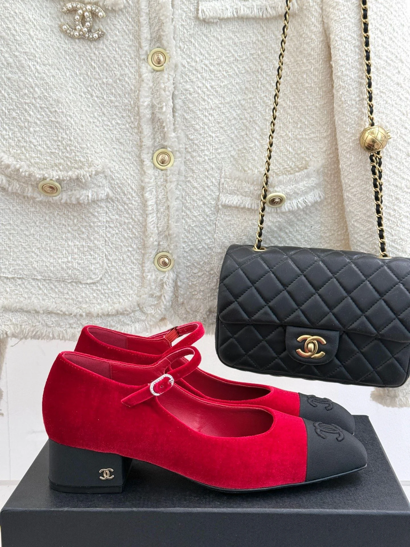 Sleek Chanel Heeled Shoes 18194