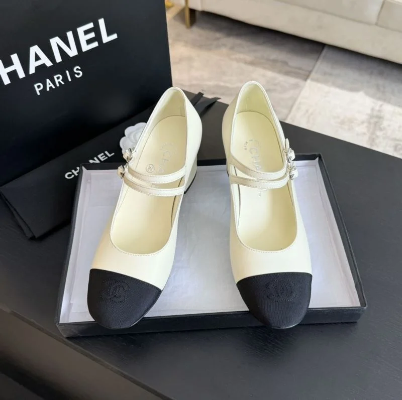 TechFriendly Chanel Heeled Shoes 18174