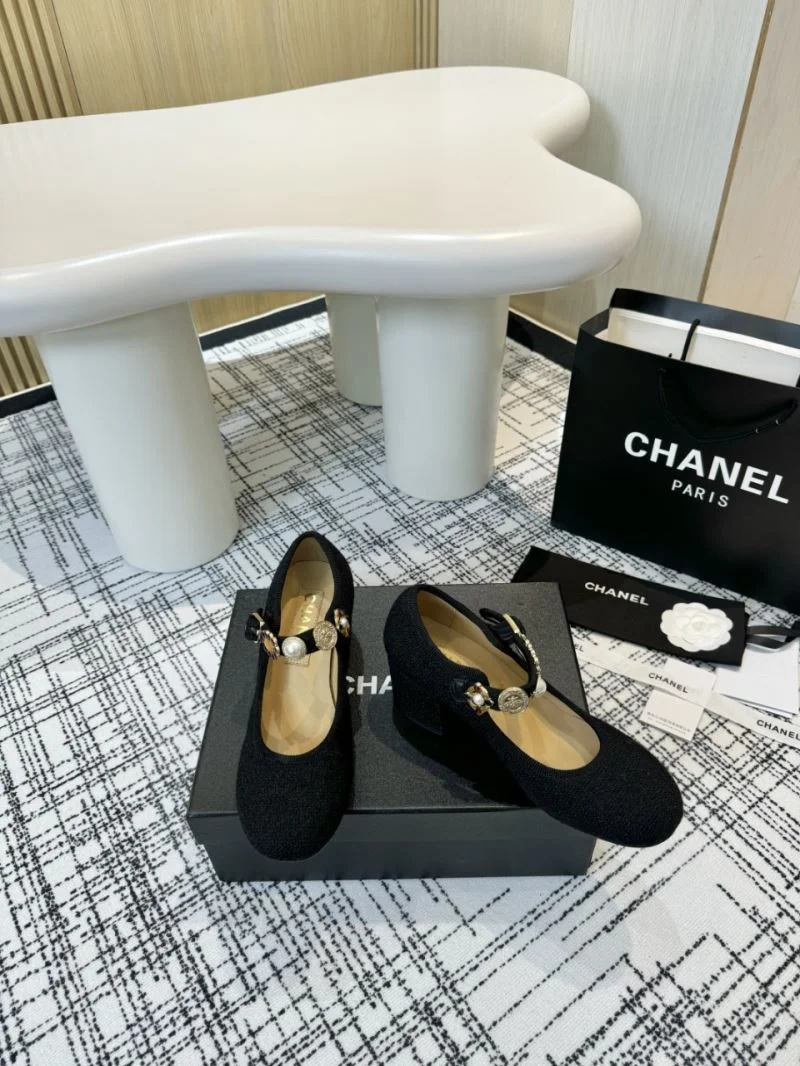 Chanel Heeled Shoes WellDesigned 18172