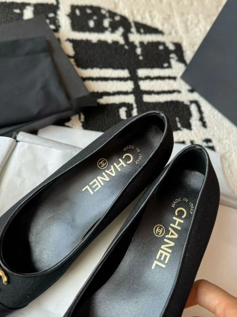 Sporty Chanel Heeled Shoes 18181