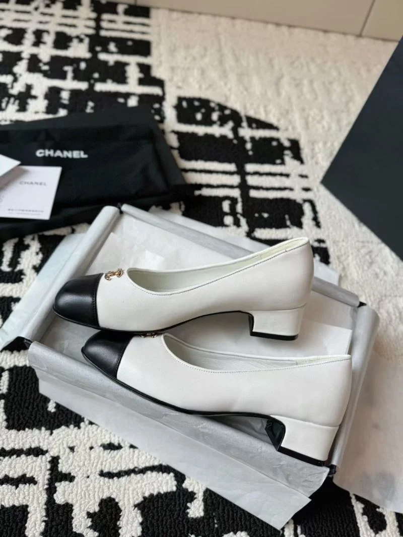 Chanel Heeled Shoes Stretchable 18160