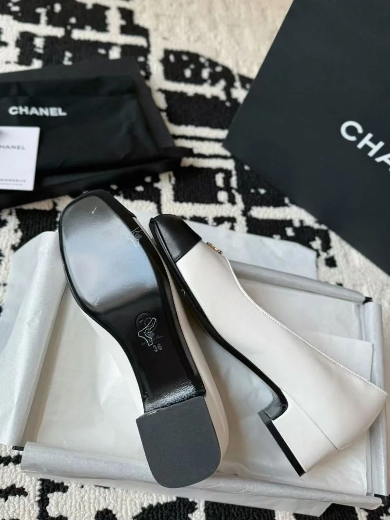 Chanel Heeled Shoes Stretchable 18160