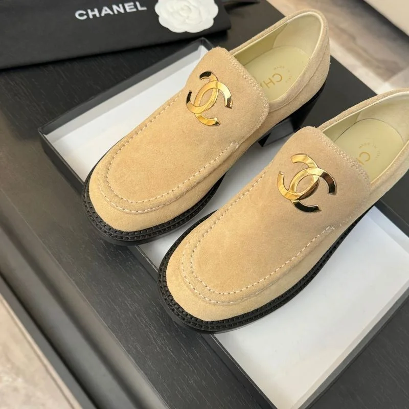 Snug Chanel Heeled Shoes 18129