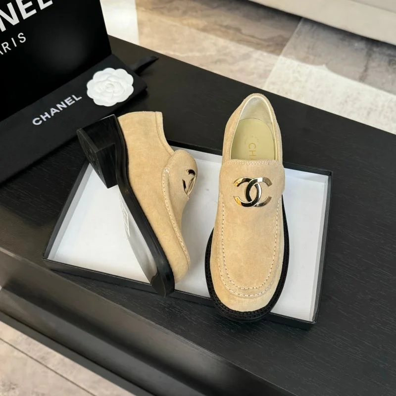 Snug Chanel Heeled Shoes 18129