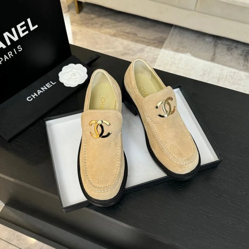 Snug Chanel Heeled Shoes 18129