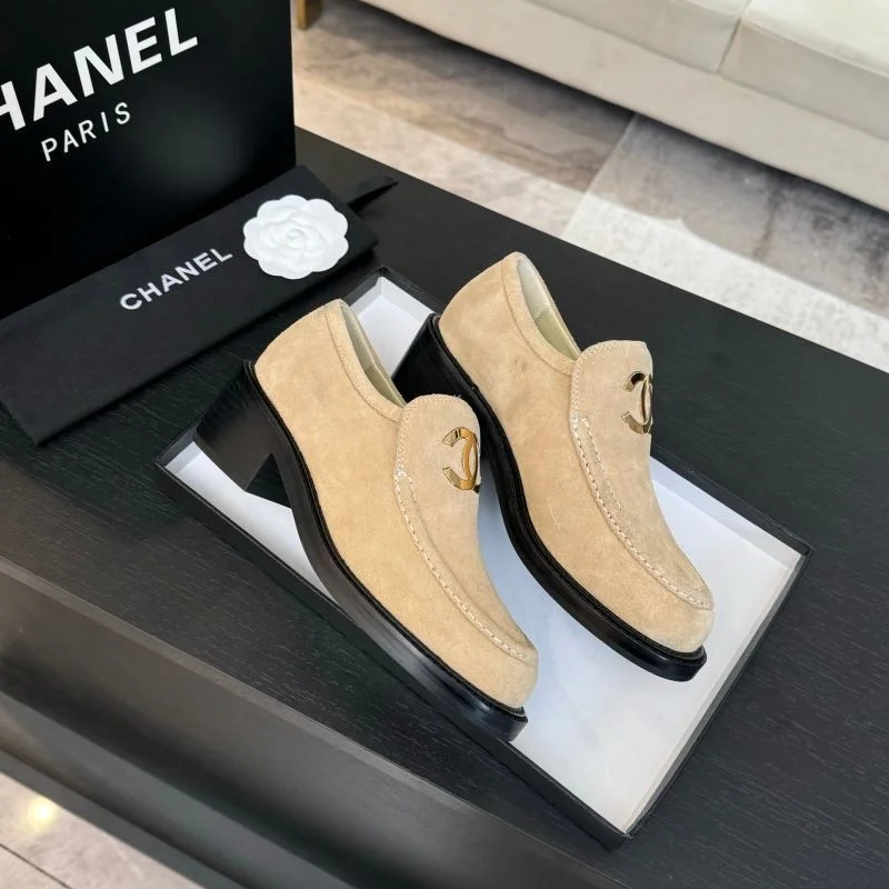 Snug Chanel Heeled Shoes 18129