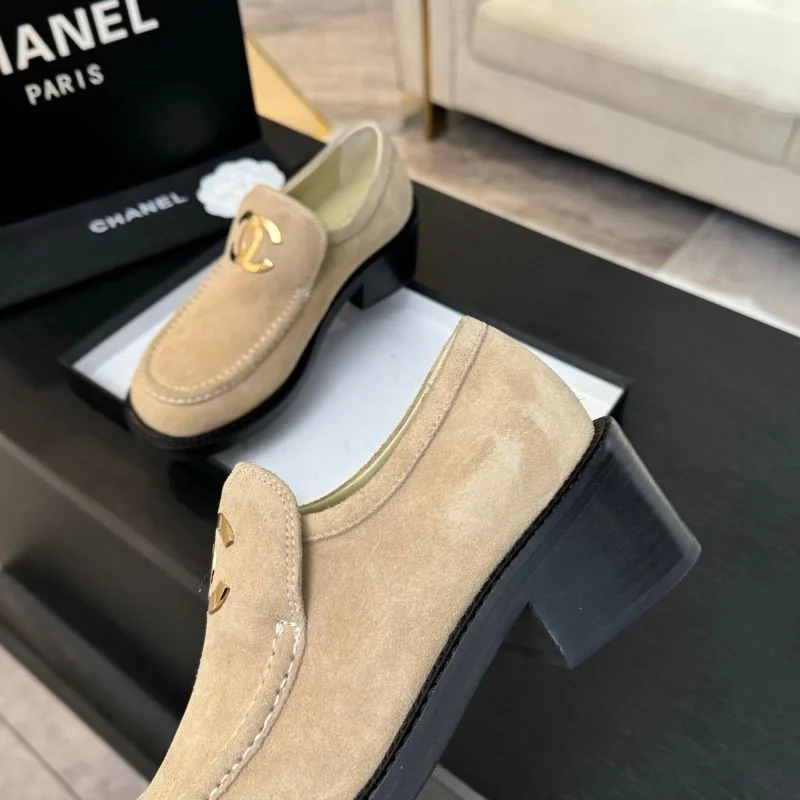 Snug Chanel Heeled Shoes 18129
