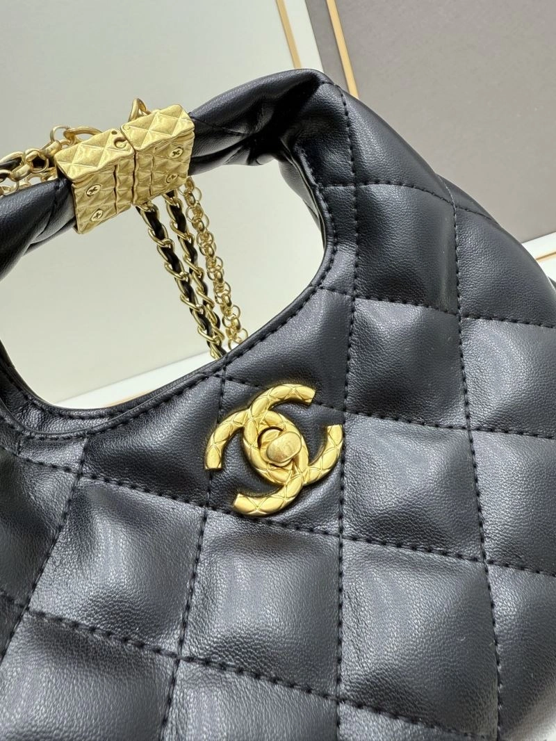 Minimalist Chanel Hobo Bags 84413