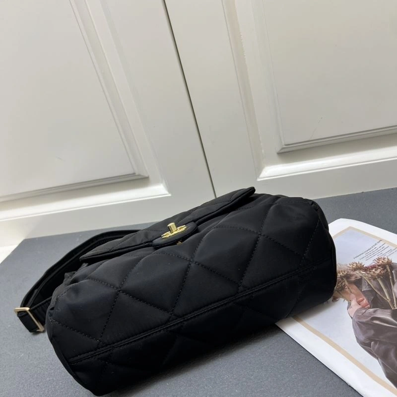 Chanel Hobo Bags Neat 84406