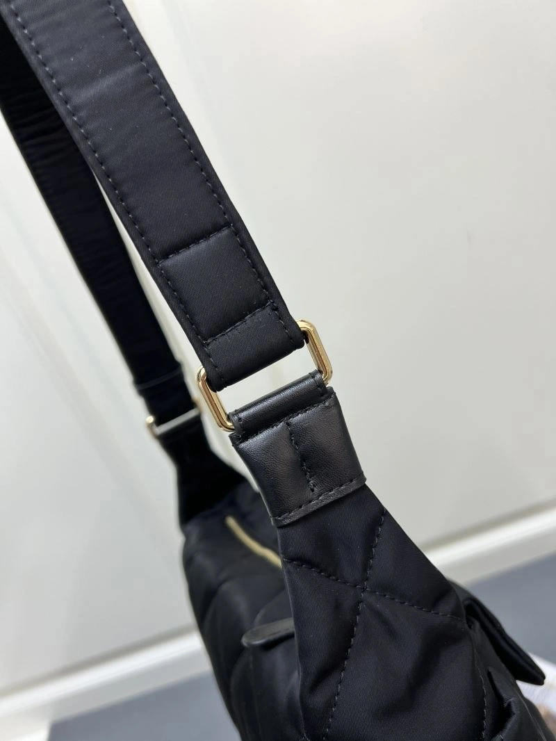 Chanel Hobo Bags Neat 84406