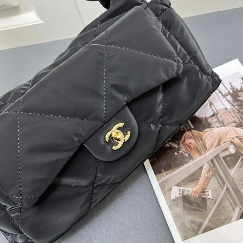 Chanel Hobo Bags Effortless 84436