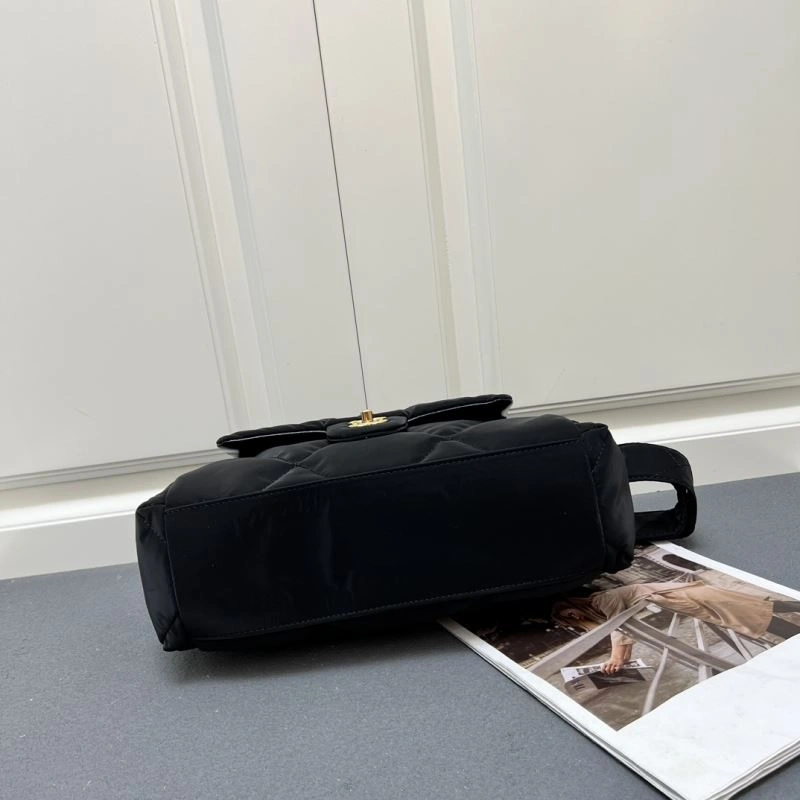 Chanel Hobo Bags Effortless 84436