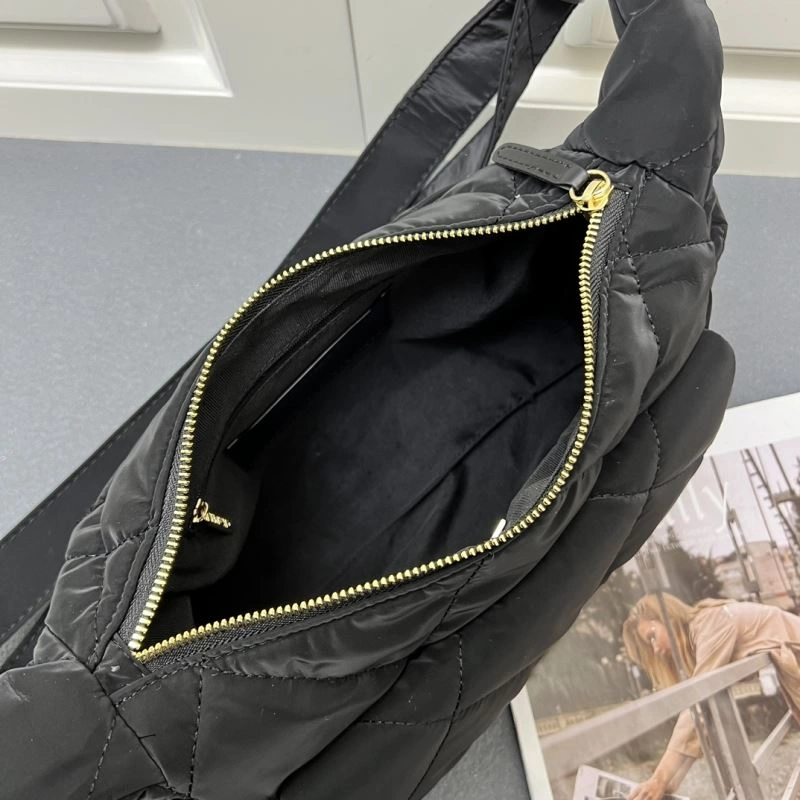 Chanel Hobo Bags Effortless 84436
