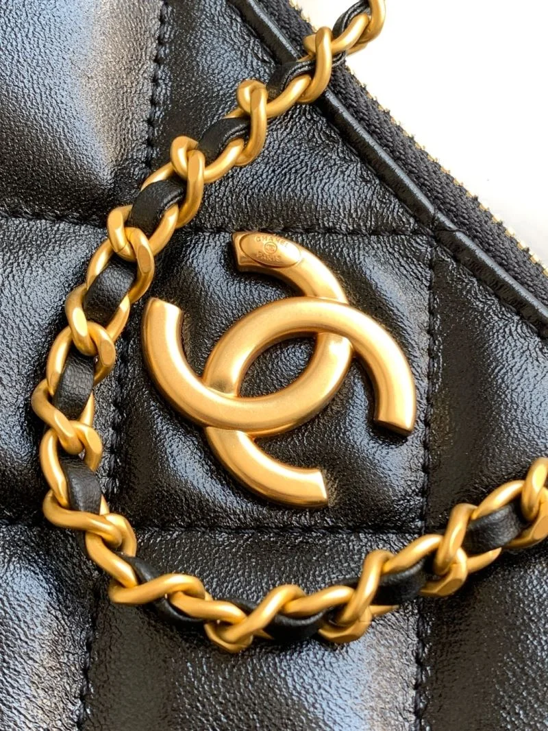 WellDesigned Chanel Hobo Bags 53917