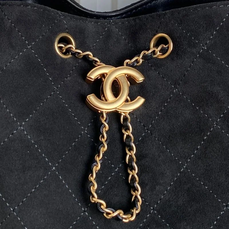 Unisex Chanel Hobo Bags 53195