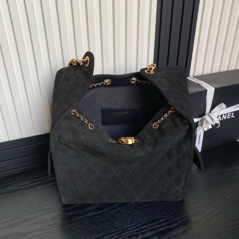 Unisex Chanel Hobo Bags 53195