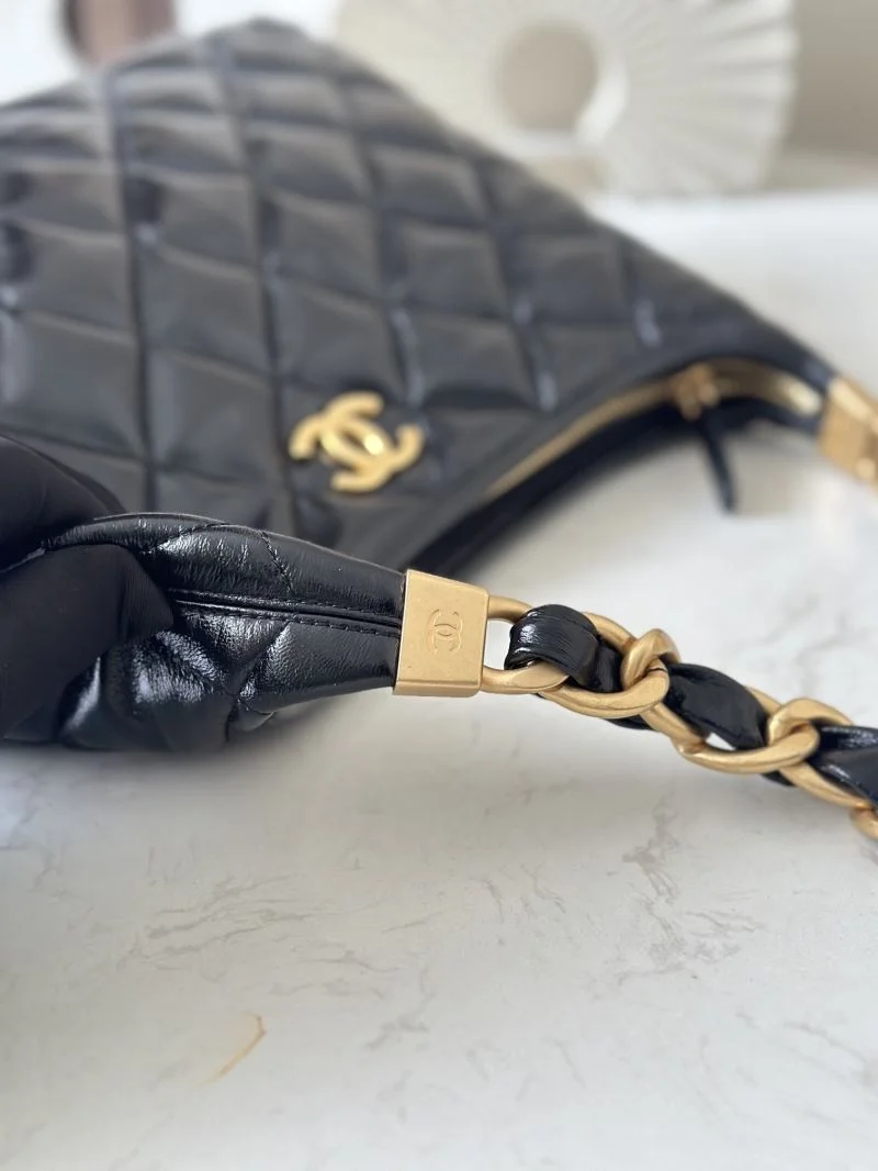 Chanel Hobo Bags TechFriendly 53282