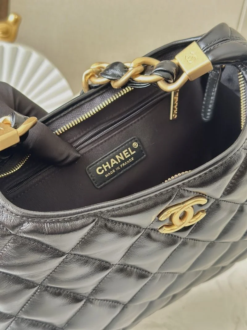 Chanel Hobo Bags TechFriendly 53282
