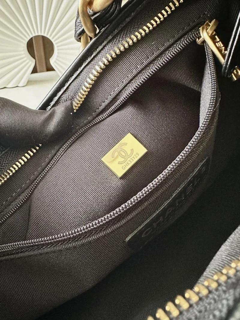 Chanel Hobo Bags TechFriendly 53282