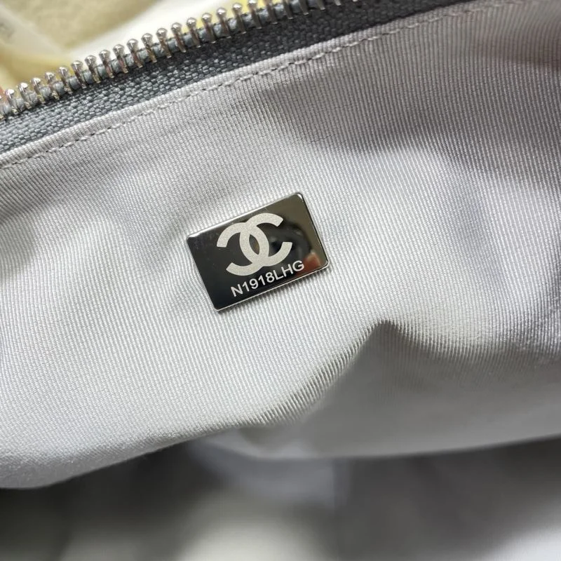 Chanel Hobo Bags Durable 53197