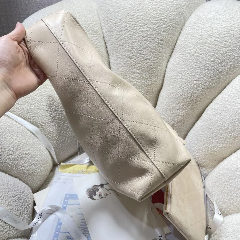 Chanel Hobo Bags Minimalist 53139