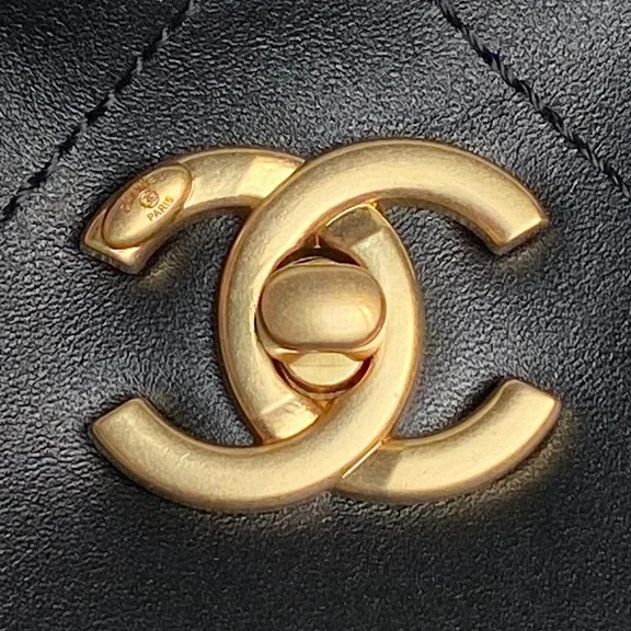 Tailored Chanel Hobo Bags 53165