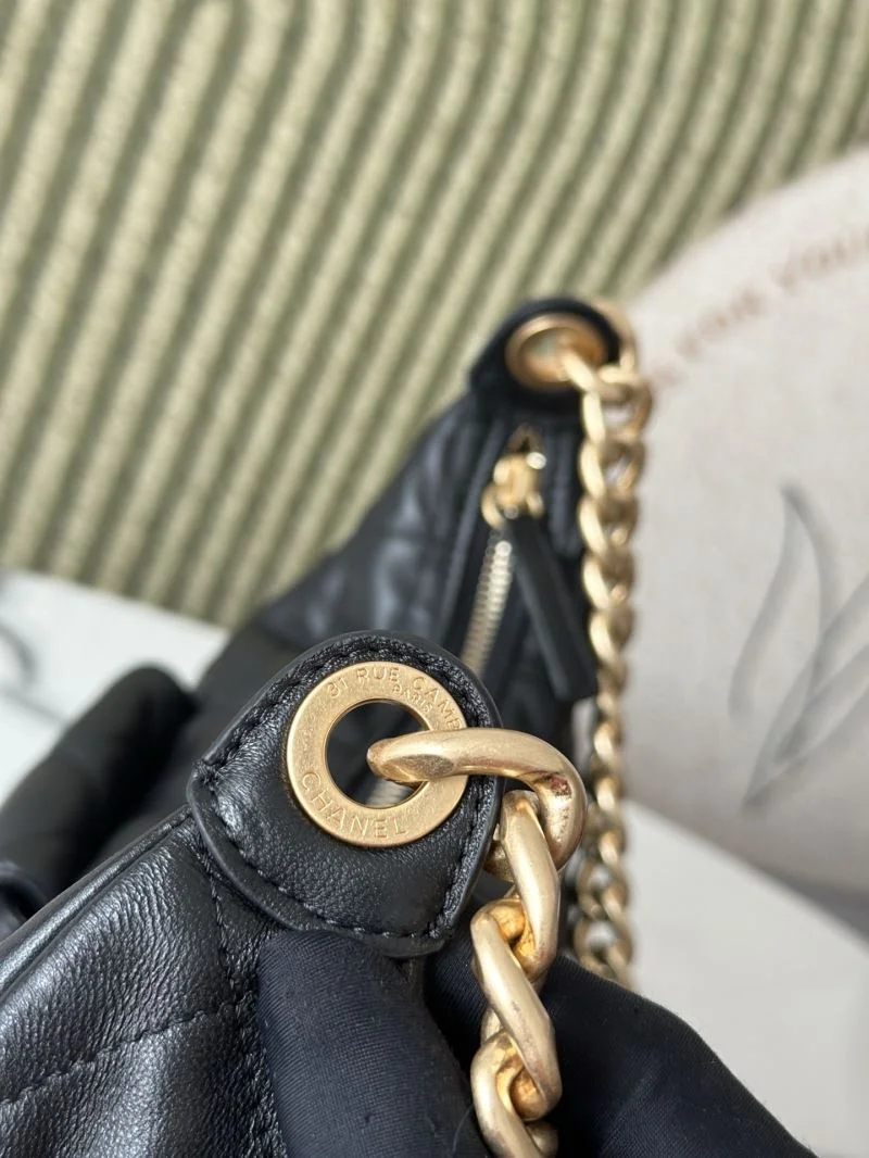 Chanel Hobo Bags Bright 53124