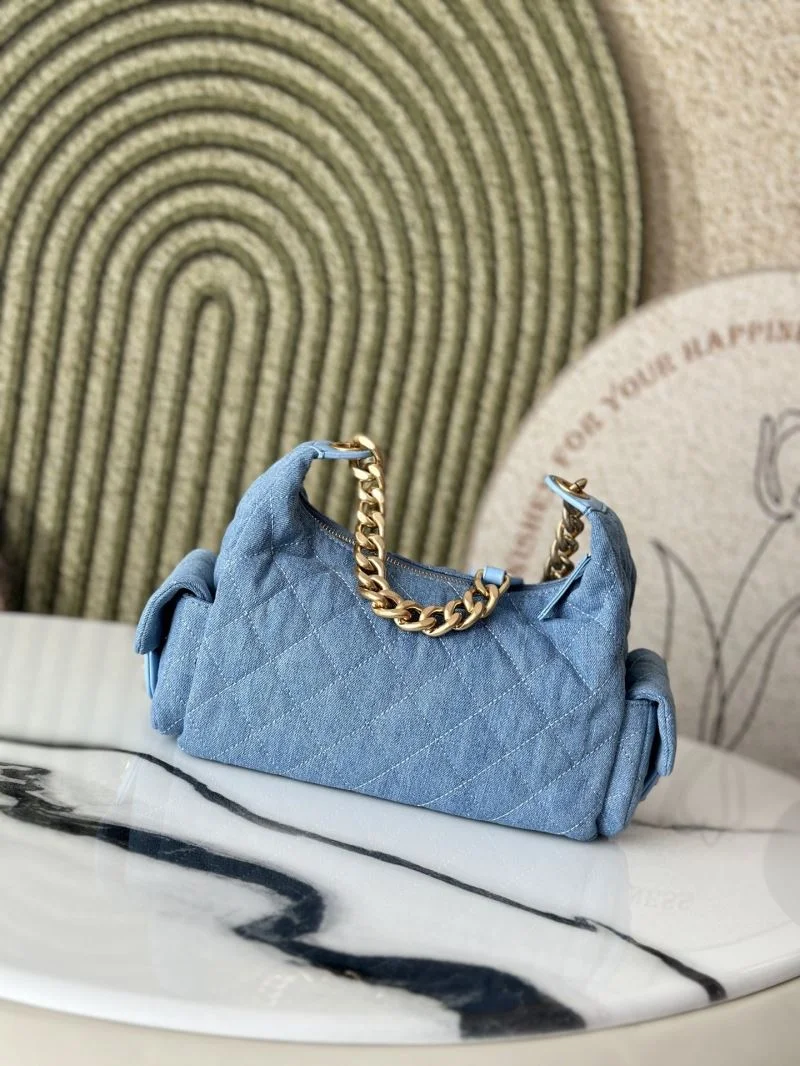 Chanel Hobo Bags Bright 53124