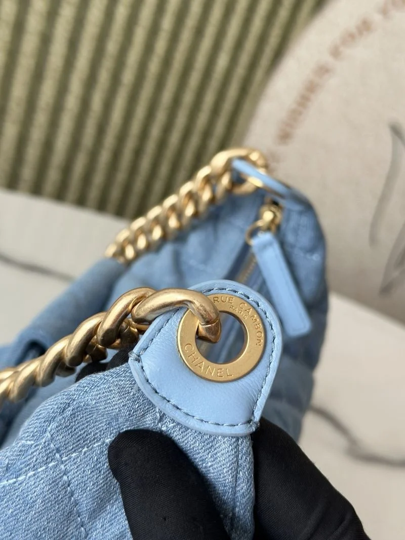 Chanel Hobo Bags Bright 53124
