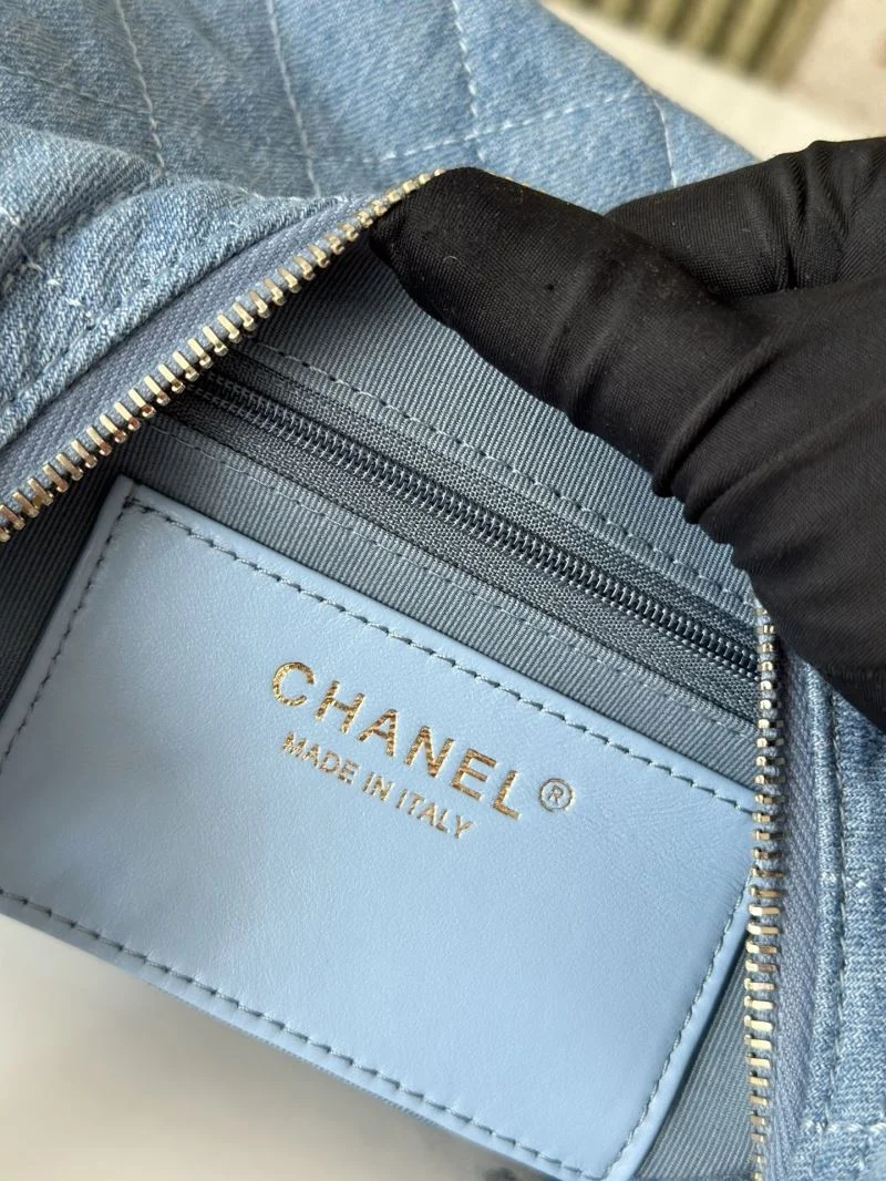 Chanel Hobo Bags Bright 53124