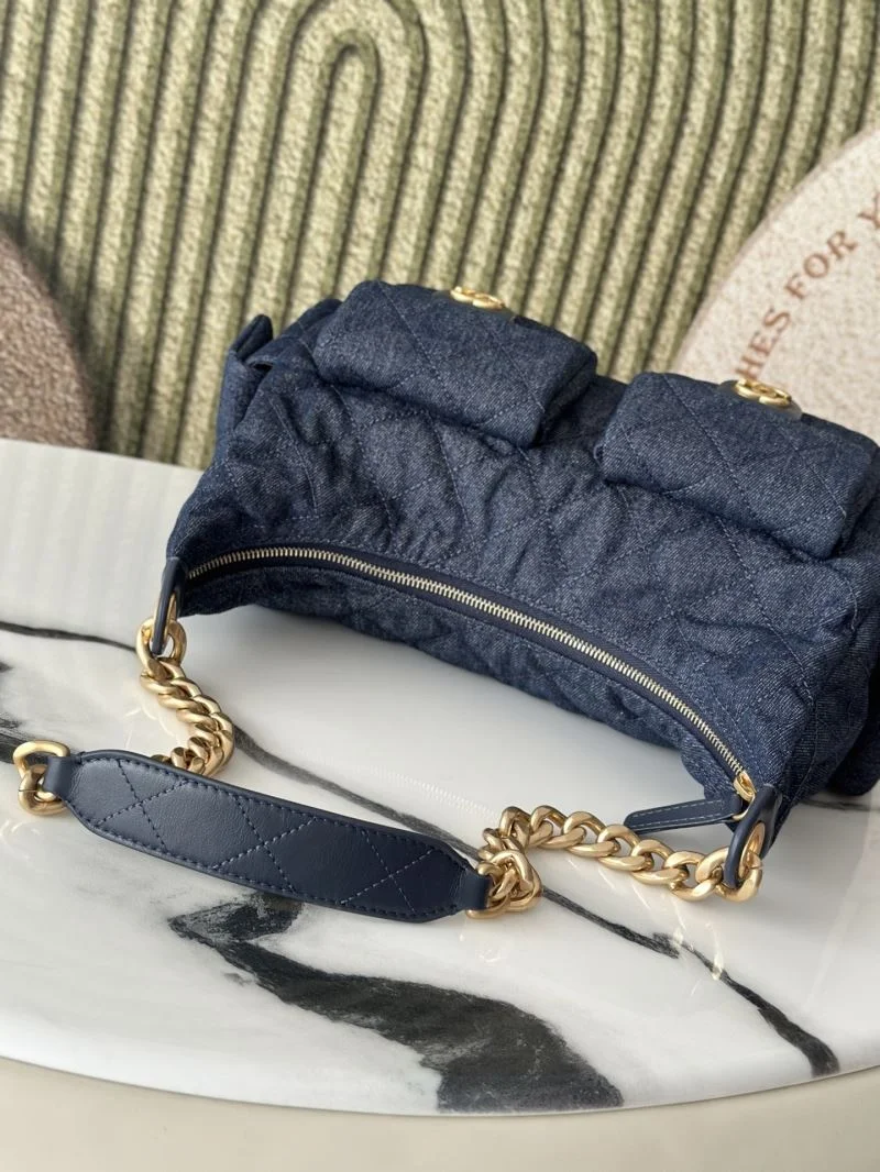 Chanel Hobo Bags Durable 53120