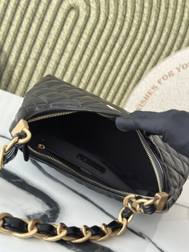 Chanel Hobo Bags Sophisticated 53112