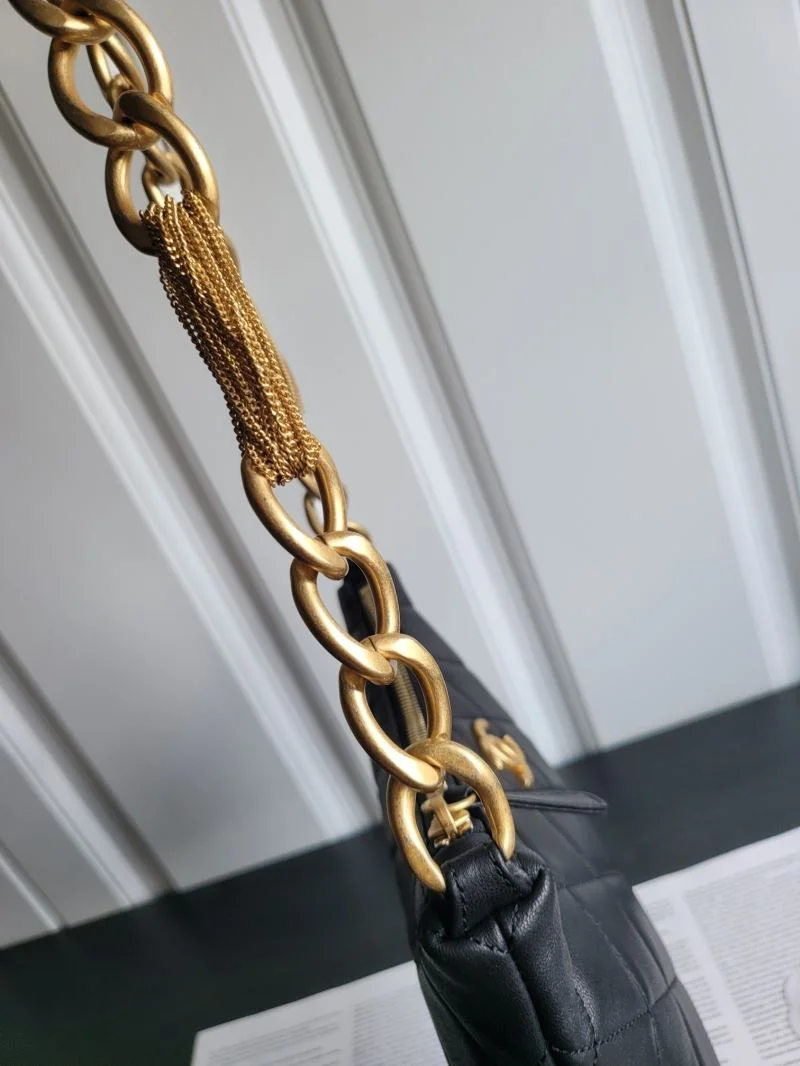 Chanel Hobo Bags Sleek 54998
