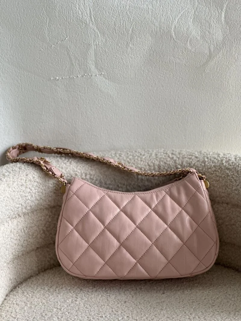 EyeCatching Chanel Hobo Bags 55009
