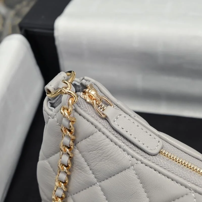 Chanel Hobo Bags Durable 54965