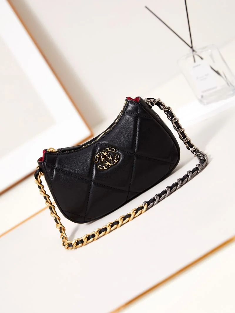 UrbanChic Chanel Hobo Bags 54964