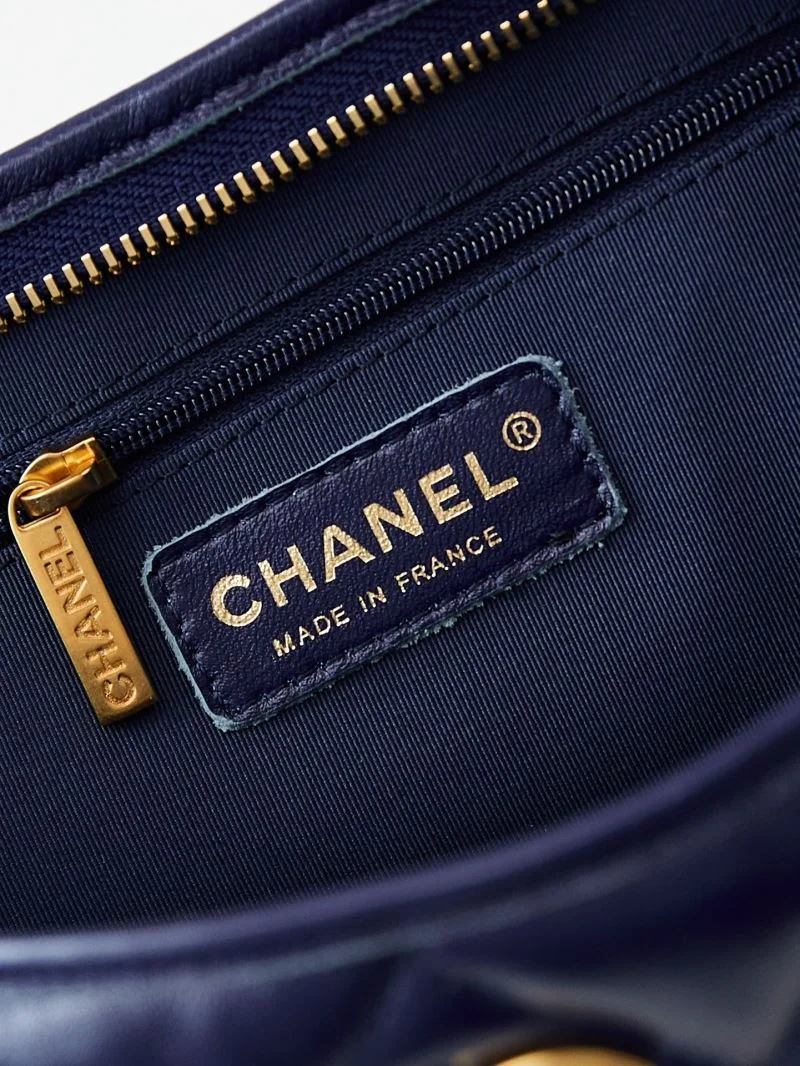 Chanel Hobo Bags UrbanChic 54943