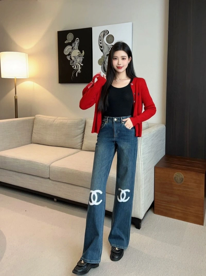 Bold Chanel Jeans 109373