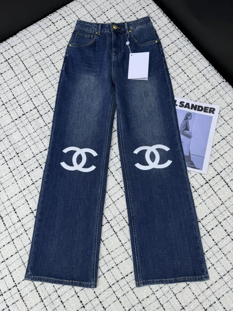 Bold Chanel Jeans 109373