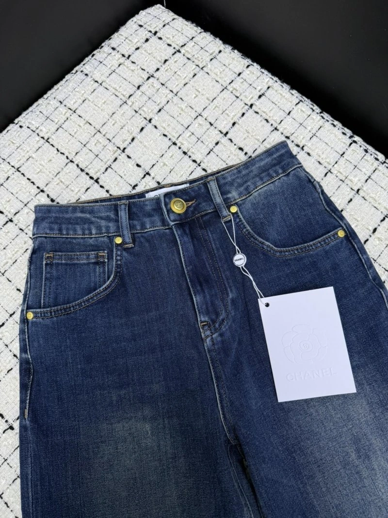 Bold Chanel Jeans 109373