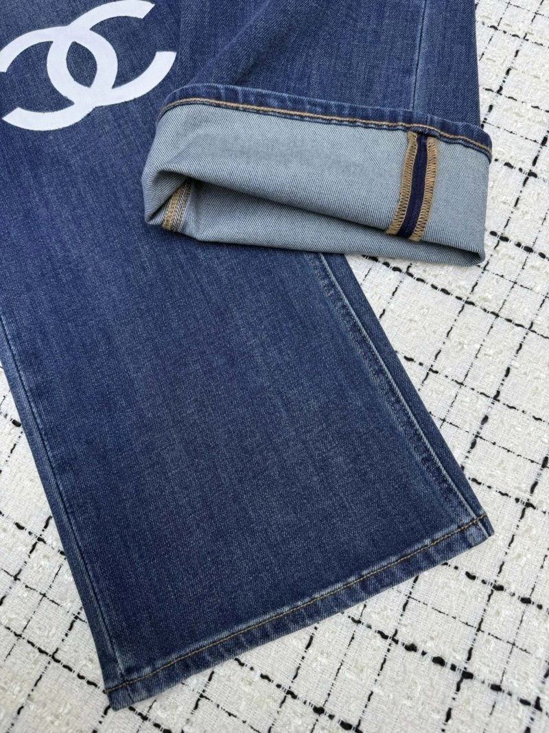 Bold Chanel Jeans 109373