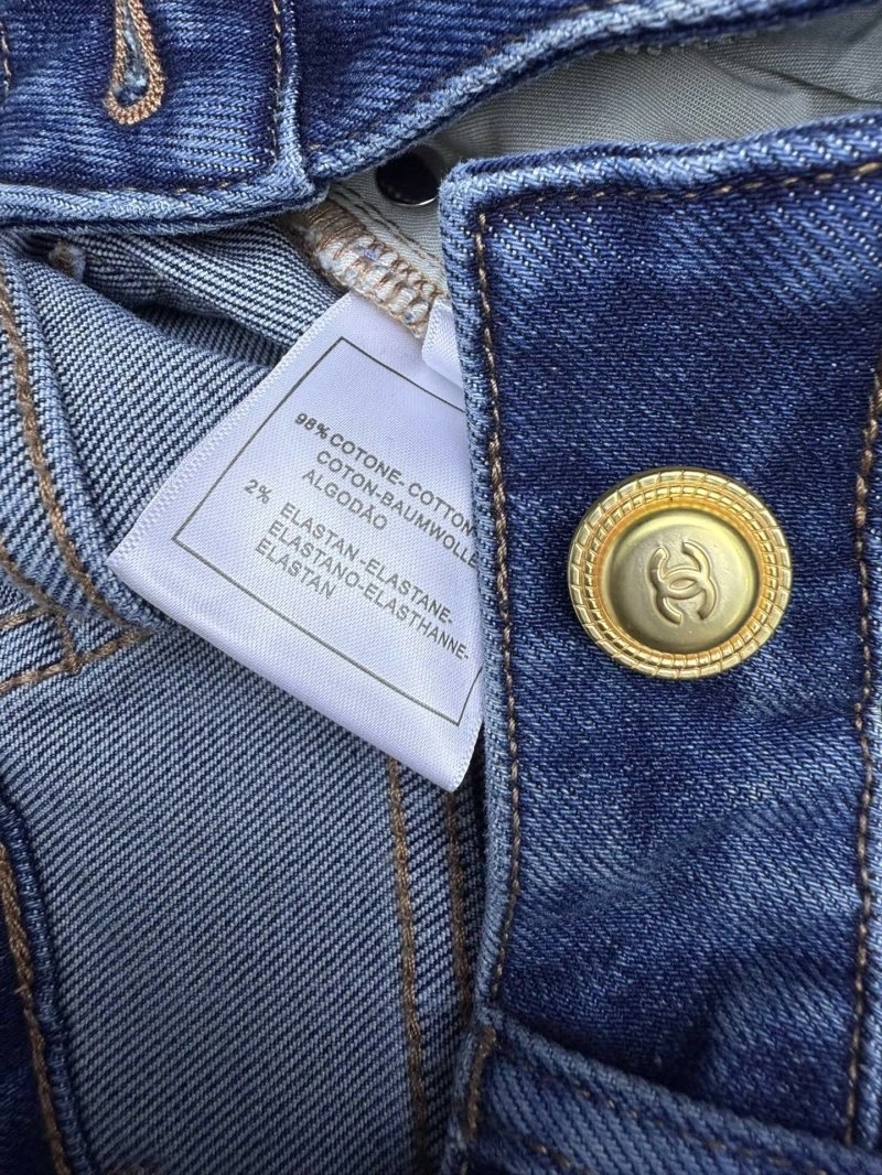 Bold Chanel Jeans 109373