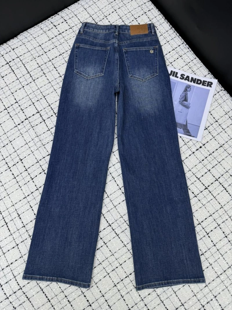 Bold Chanel Jeans 109373