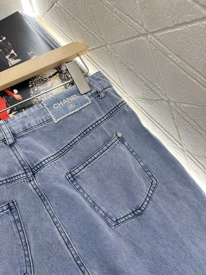 WellDesigned Chanel Jeans 108981
