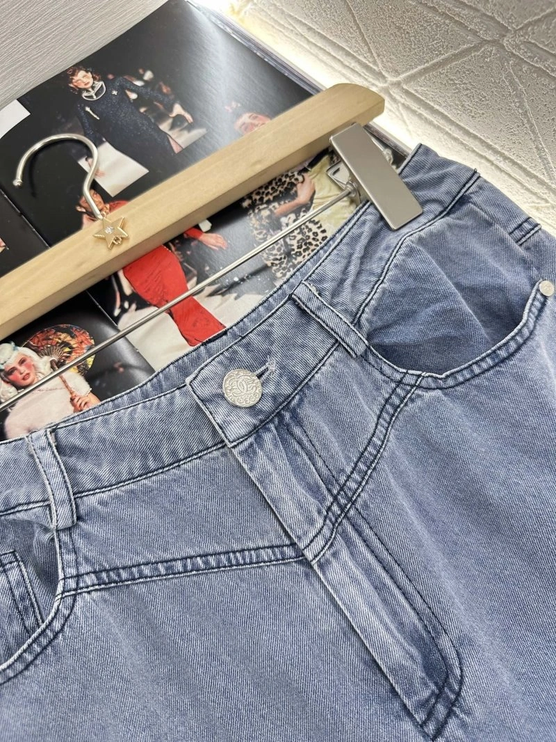 WellDesigned Chanel Jeans 108981