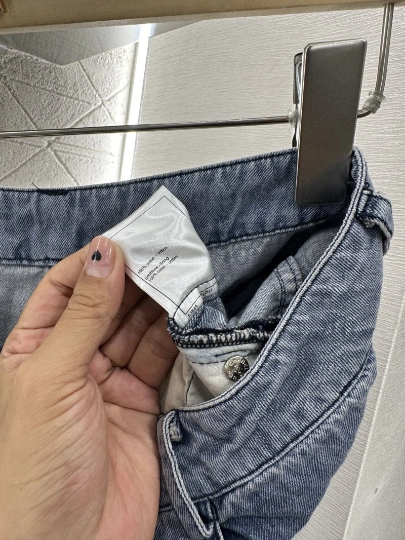 WellDesigned Chanel Jeans 108981